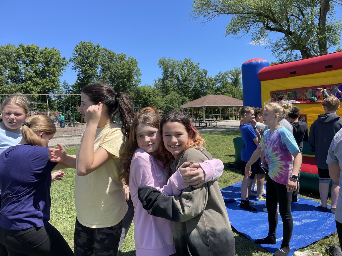 Game craze fun!🤩 ☀️❤️<a href="/LEelementary/">Lee Eaton Intermediate Knights</a> <a href="/CarolSTonsing/">Carol Tonsing</a> <a href="/CoachRudowsky/">Bryan Rudowsky</a>