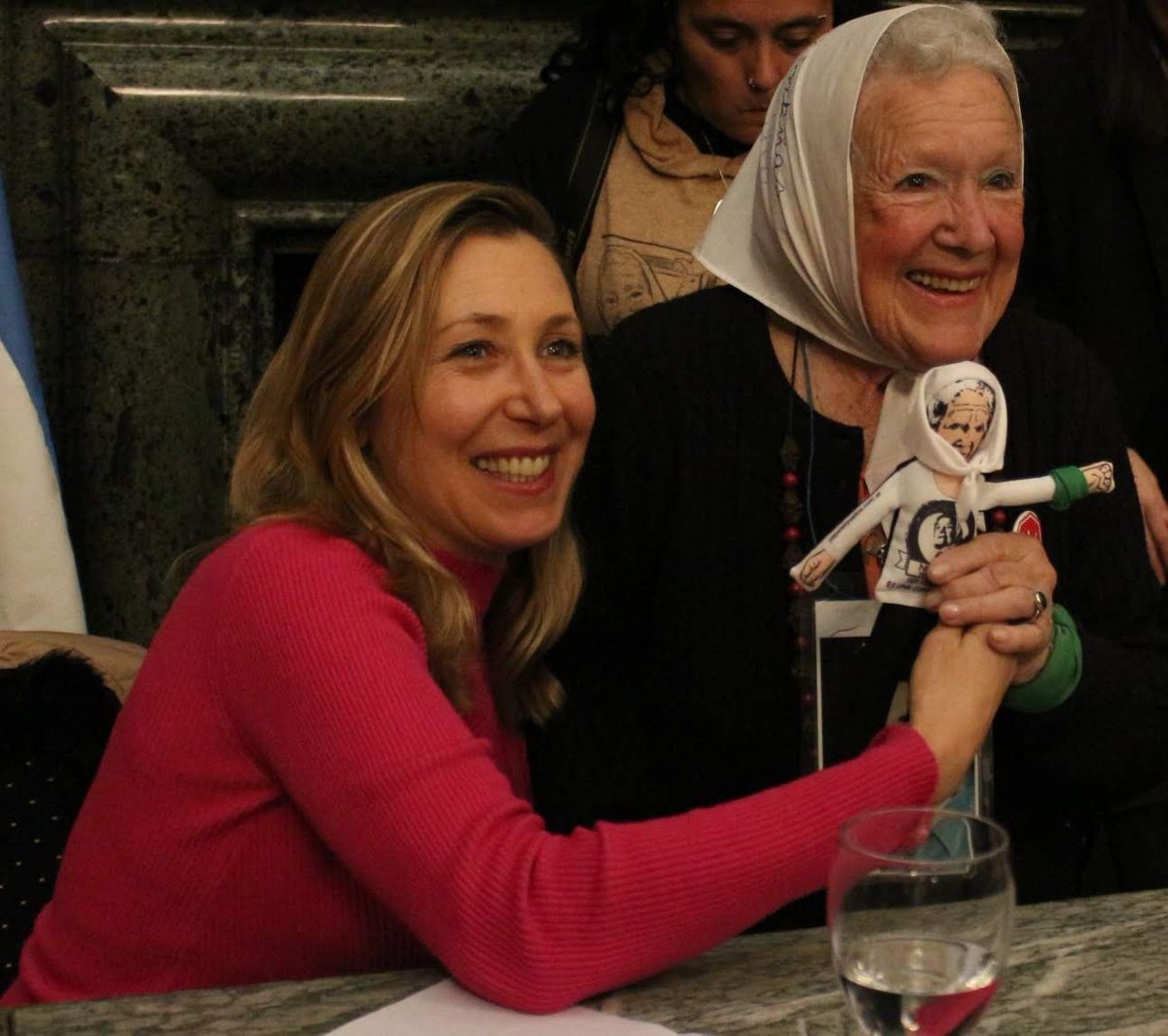 En plena dictadura esta mujer se metió en Mansión Seré, donde funcionaba un centro clandestino, buscando a su hijo y para ver si allí había secuestrados como se comentaba. 
Vamos a continuar tu lucha, querida Norita. Como nos enseñaste, venceremos.