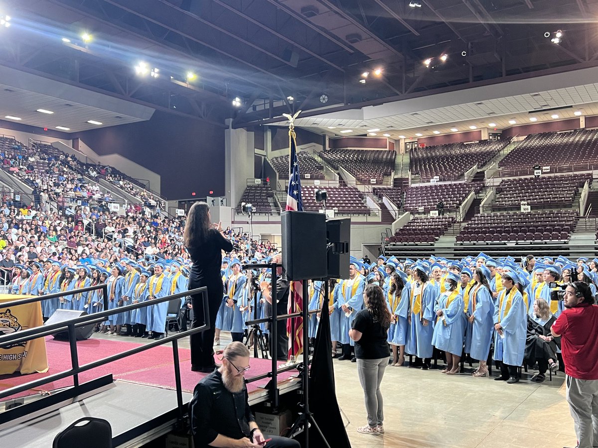 Congratulations to the ⁦<a href="/AldineCTE/">Aldine CTE</a>⁩ Class of 2024! “Remember the airplane takes off against the wind, not with the wind” ⁦<a href="/BenIbarraCTE/">Ben Ibarra</a>⁩ #MyAldine