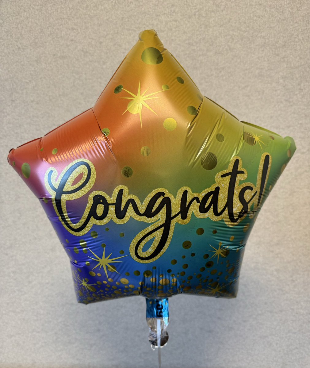 HThompsonMD's tweet image. Balloon courtesy of my last surgical patient in my career

Honored to have trained @MayoClinic and @UrologyMSK 

Proud to have helped guide the next generation of stellar urologists @MayoUrology 

#SigningOff #DadTime  🚫InBasket
