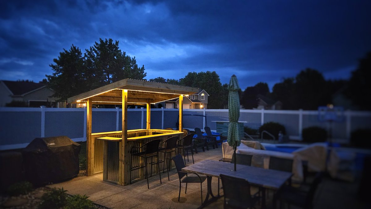 Beach Bar Bums 🍹🌞🌴🍍 tweet media