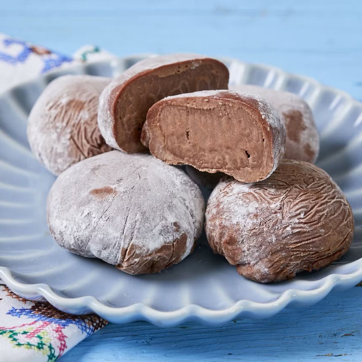 The Easiest Chocolate Mochi Ice Cream
Full Recipe: durl.ca/omfLD