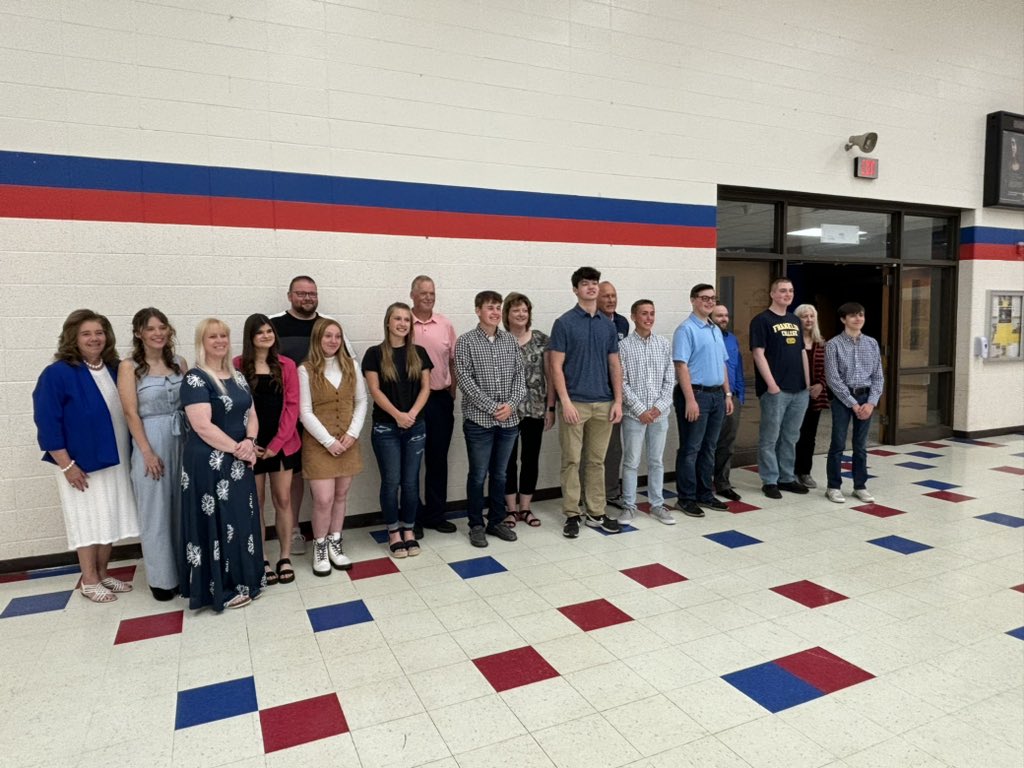 elwood_hs's tweet photo. Beautiful Top Ten Senior luncheon today provided and hosted for us by the Optimist Club. Thank you for all of your support for these young adults as they prepare to graduate! https://t.co/0lHKpcEdLG