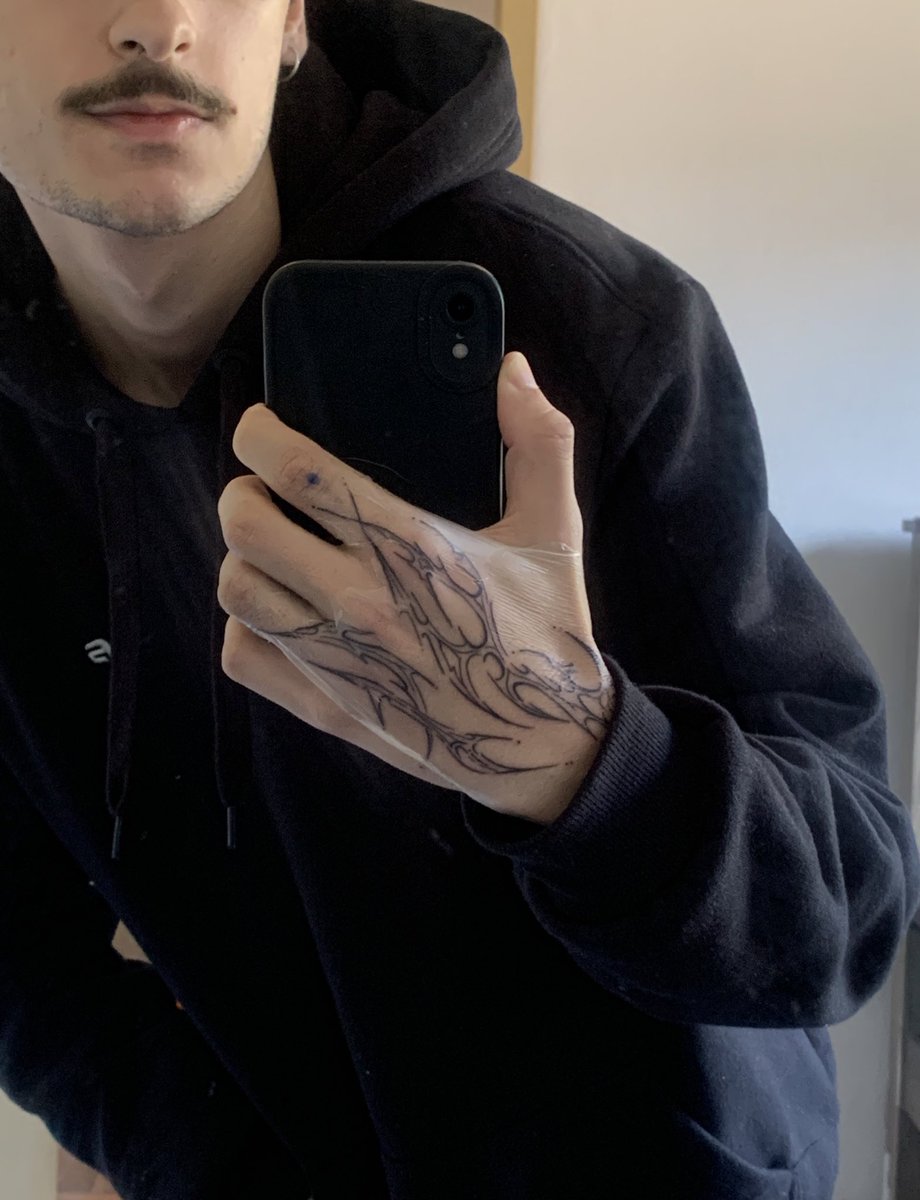 arthattackk's tweet image. to tatuadinho 📿