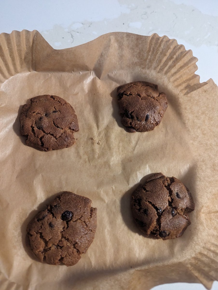 K4TG4R's tweet image. You too can make cookies in the air fryer. Just get any store bought cookie dough (I used Toll House) - thaw your dough if it&apos;s frozen. Preheat your air fryer to 330° and cook for 12 minutes. You&apos;re welcome 😁✨ #cookinghack