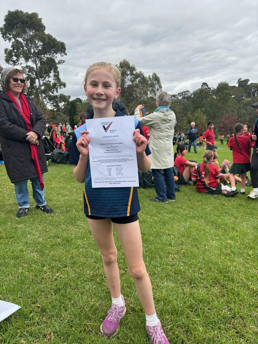 SJPSMitcham's tweet photo. Last week, our school team participated in the Whitehorse District Cross Country event at Ruffey Park Lake. Five students advanced to the next round, held today. Congratulations to all who participated and represented our school with pride!🏅 https://t.co/xDfK2lQkh1
