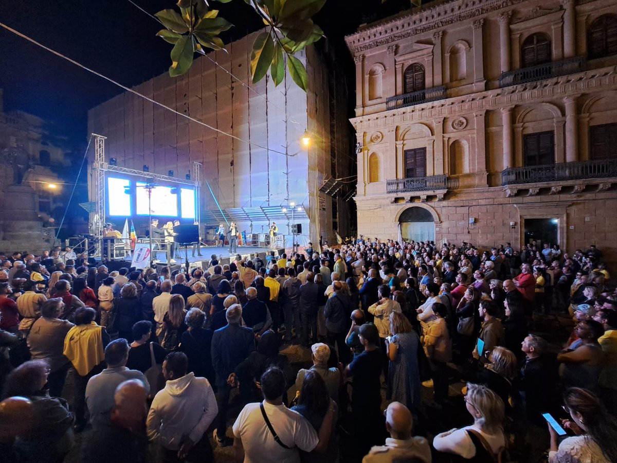 Dopo il mercato di Catania, due bellissime piazze, a Gela e a Caltanissetta per sostenere le nostre candidate e i nostri candidati. Grazie per il calore!