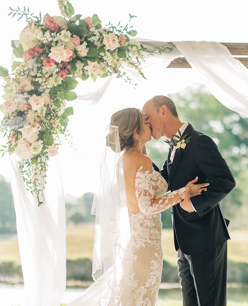 YourSEEvent's tweet photo. An unforgettable wedding day with the most amazing couple 😍

#simplyenchantedcouple #simplyenchantedevents #simplyenchantedbride #orlandowedding #orlandoweddings #orlandoweddingplanning #orlandoweddingplanners #floridaweddings #floridawedding #floridaweddingplanner #weddingpro https://t.co/TzMMStp19y