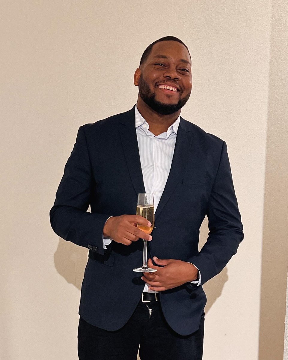 KenrickStewart's tweet image. #graduationszn ✨🥂