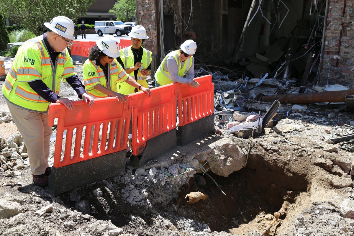 NTSB releases photos of investigators on scene at the site of the natural gas explosion in downtown Youngstown, Ohio: flic.kr/s/aHBqjBsMxE