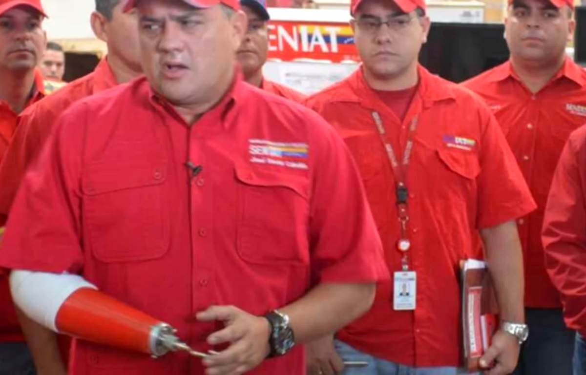 Alexmezza948's tweet photo. ESTE MANCO JOSÉ DAVID CABELLO CORRUPTO Y LADRÓN TAMBIÉN FORMA PARTE DEL RÉGIMEN DE HORROR QUE SECUESTRA AL PAÍS,ES HERMANO DEL CRIMINAL DE LESA HUMANIDAD Y NARCOTERRORISTA DIOSDADO CABELLO, TIENE 16 AÑOS APODERADO DEL SENIAT EXTORSIONANDO Y ROBANDO A LOS VENEZOLANOS,PRONTO CAERÁ! https://t.co/M21wsGBDaq
