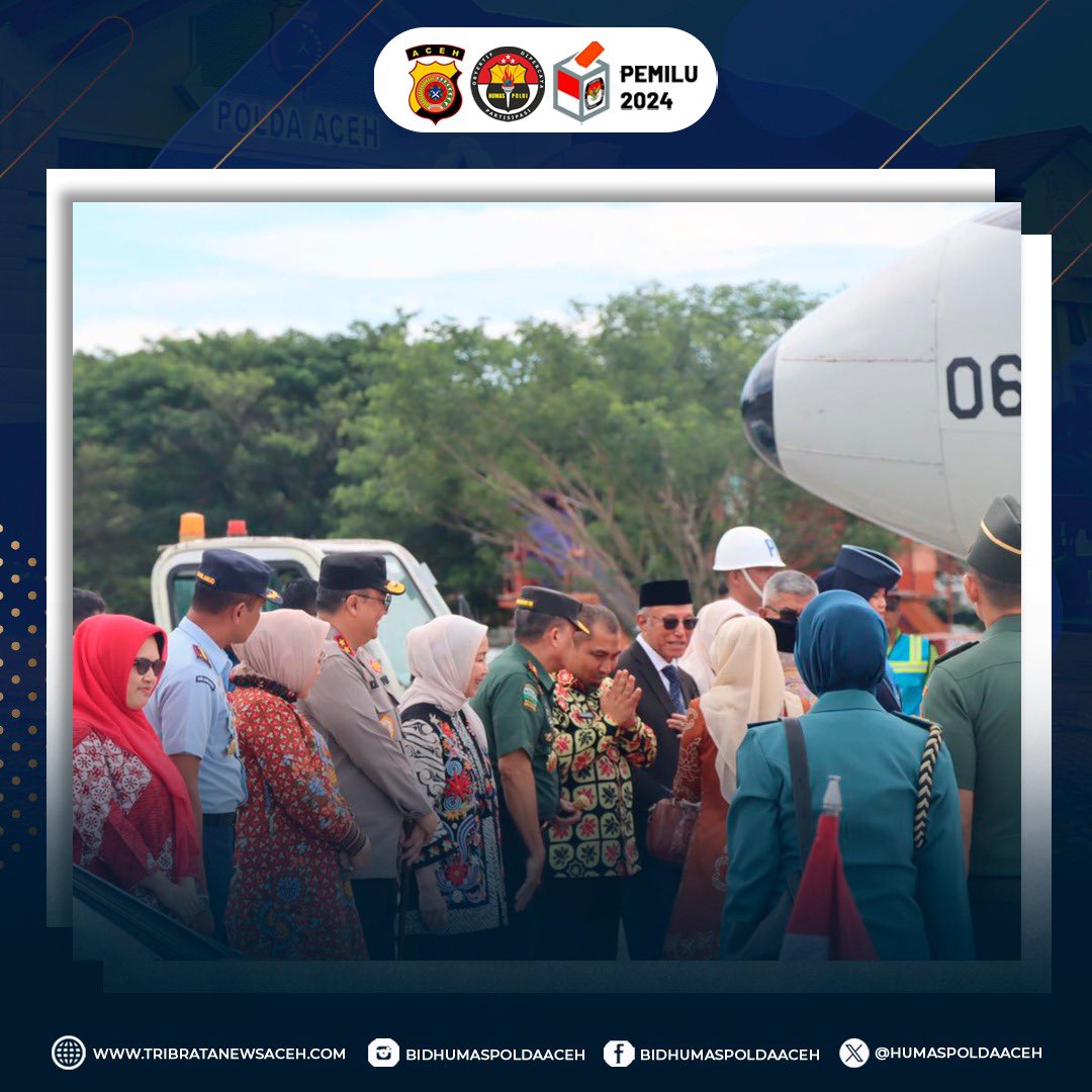bidhumasaceh's tweet photo. Kapolda Aceh Irjen Achmad Kartiko menghadiri pengawasan pengamanan (Pam) waskita VVIP Wakil Presiden (Wapres) RI K.H. Ma’ruf Amin pada peresmian landmark BSI Aceh di Jalan T Daud Beureueh, Kota Banda Aceh, Kamis, 30 Mei 2024.

@DivHumas_Polri 
@Polripresisi 

#bidhumaspoldaaceh https://t.co/c1BtrEGC4W