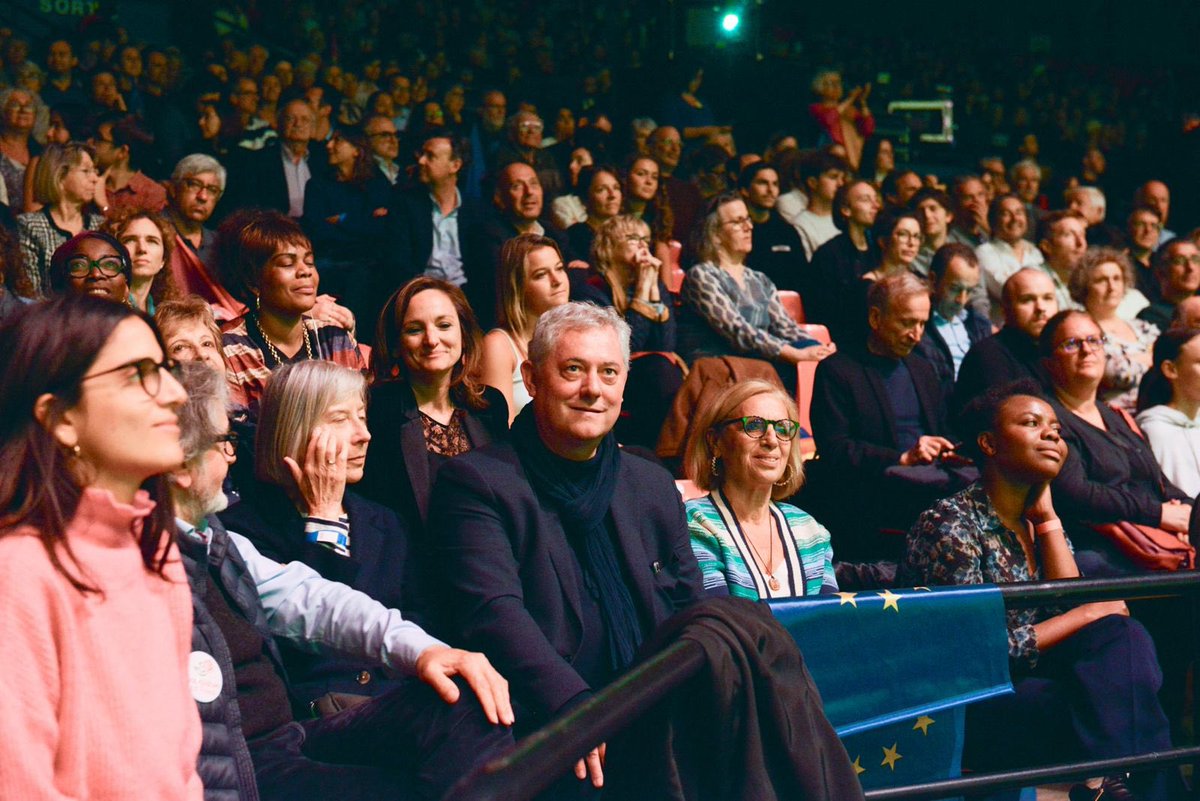 #ReveillerLEurope au Zenith @rglucks1 fort de de ses valeurs, de ses convictions, nous offrent une 🇪🇺 démocratique écologique sociale féministe et humaniste. Une 🇪🇺 des droits humains sans compromission avec les tyrans
Le #9juin #JeVoteGlucksmann @partisocialiste @placepublique_