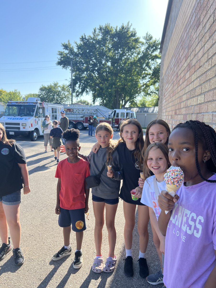 Ferndale Public School (@ferndalerocks) on Twitter photo Fantastic weather for our Ferndale Fun Fair! What an amazing community event! Special thank you to School Council, our Student Leadership Team and staff, for all their planning and volunteering! β¦<a href="/dsbn/">District School Board of Niagara</a>β© Fantastic weather for our Ferndale Fun Fair! What an amazing community event! Special thank you to School Council, our Student Leadership Team and staff, for all their planning and volunteering! β¦<a href="/dsbn/">District School Board of Niagara</a>β©