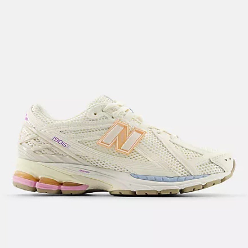New Balance is dominating the sneaker game right now. They are in their god mode.