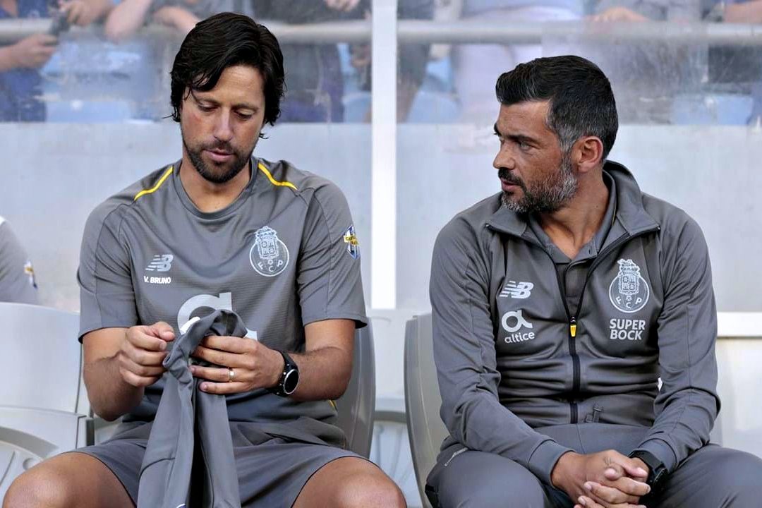 ch0rabebe's tweet photo. Com todo o respeito pelo Vitor Bruno mas não me parece o momento certo. Quer dizer, queremos uma mudança no futebol praticado e vamos buscar o adjunto que está há 7 anos a trabalhar com a mesma ideia? Não faz sentido nenhum, seria mais do mesmo... https://t.co/bn901sWWPn