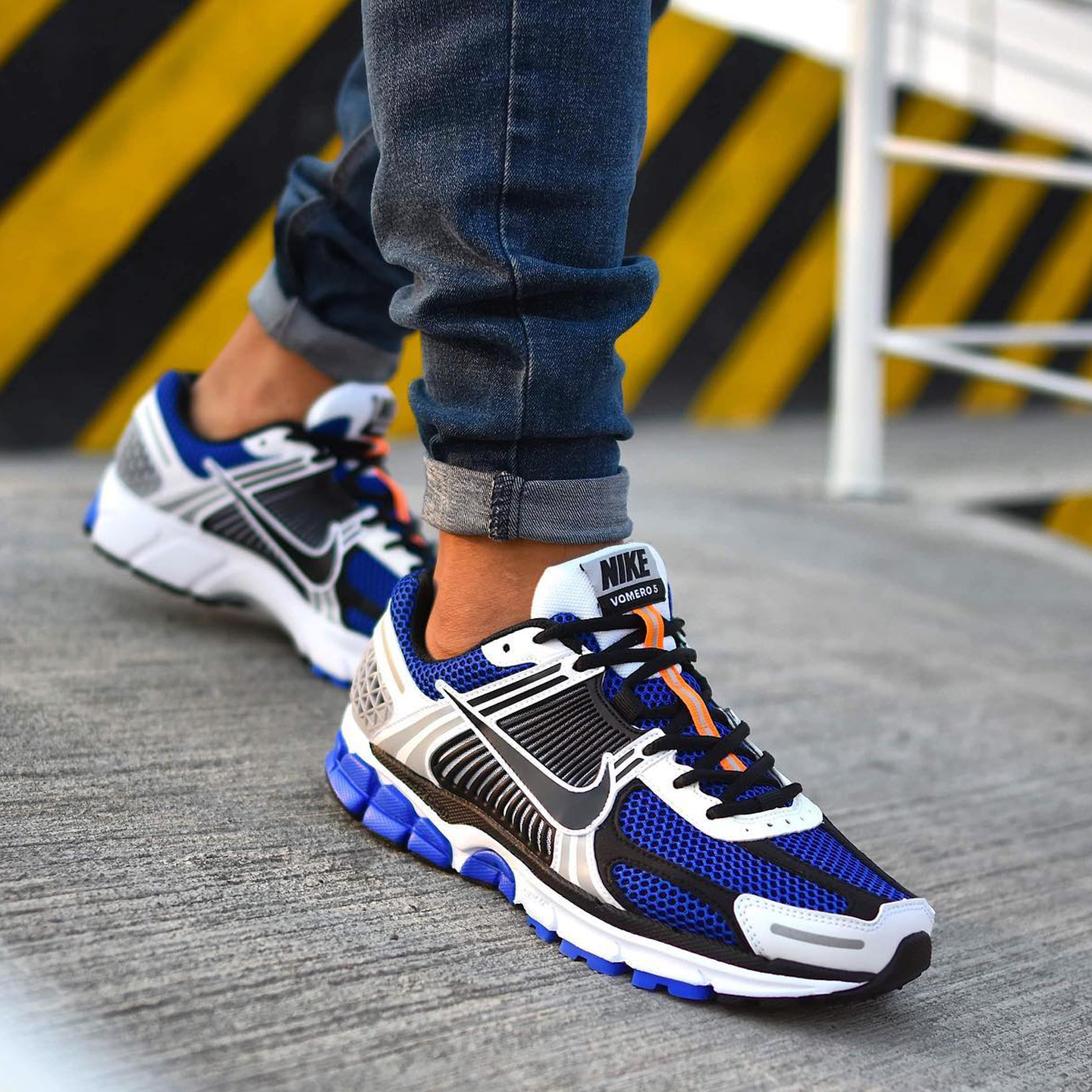 【大人気】★ナイキ★ZOOM VOMERO 5 Blue 早い者勝ち!! 複雑さを追求した定番スニーカー『NIKE ZOOM VOMERO 5』 | atmos