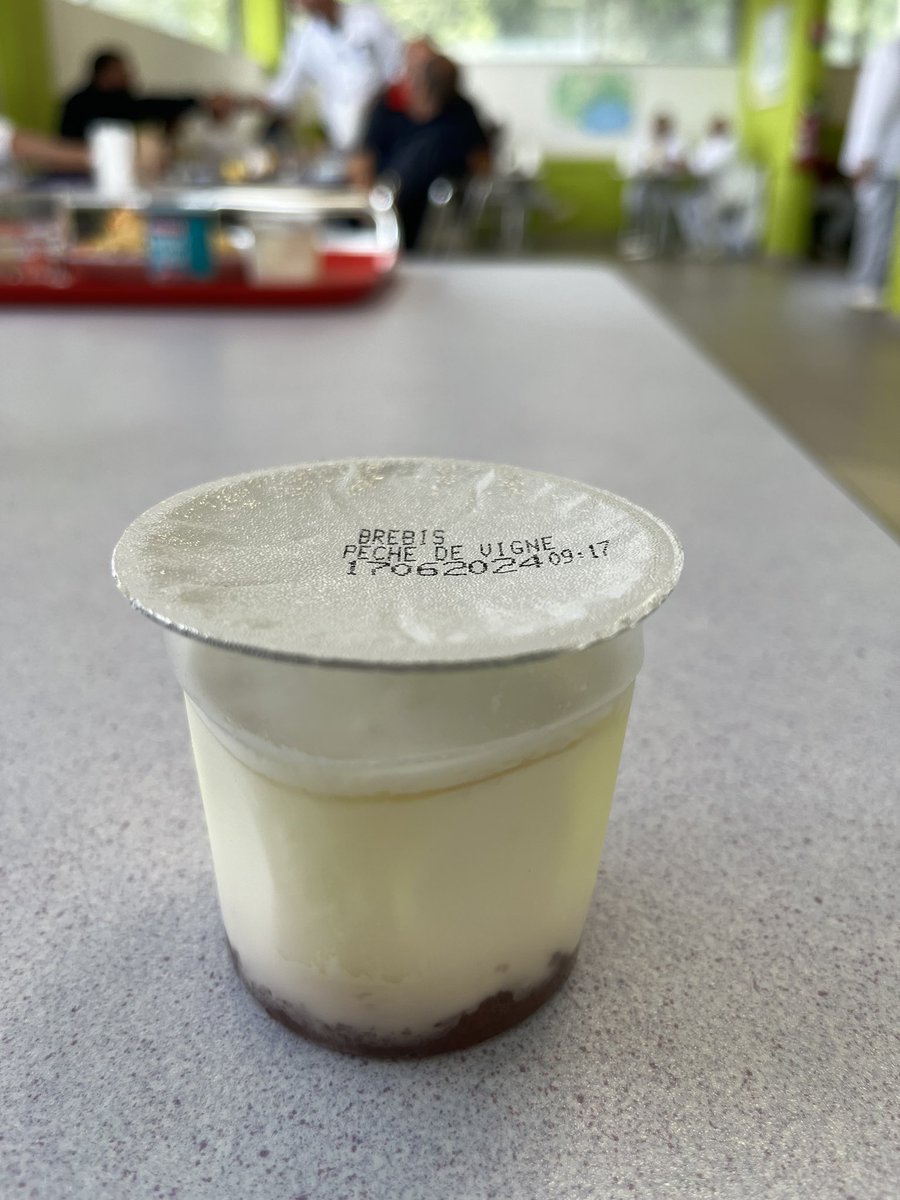 Encore un nouveau produit dans les cantines de #Montpellier grâce au travail de sourcing fait par les équipes : le yaourt de brebis bio de Lozère. Un délice !
#bio #local