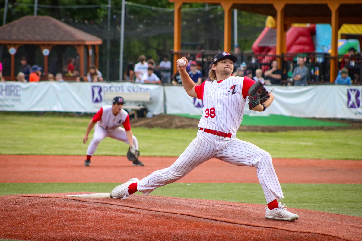3 perfect innings for Colin Kidd as Mason Veronezi takes over on the mound

No score after 3