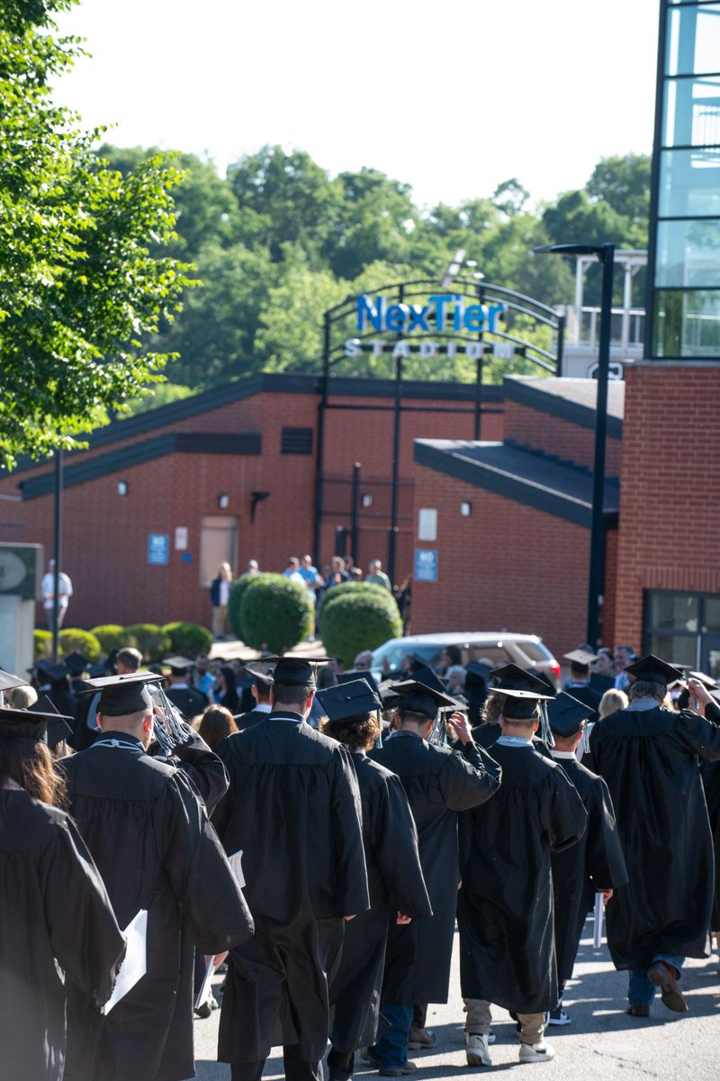 Seneca_Valley's tweet photo. “There are far, far things ahead than any we leave behind.” – C.S. Lewis
#SVClassof2024 #SVTogether #SVGraduation #SVProud #SV2324
Photo Credit: Bill Paterson https://t.co/KEXKrXqnNm