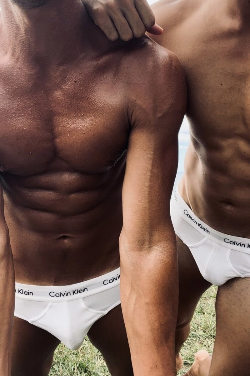 FitAndHung's tweet photo. Public workout in our CKs 😉
https://t.co/sXYjID6elY

Subscribe to see much more 💪🏻

#Public #Losangeles #Musclebeach #Venice #Santamonica #Calvinklein #Musclestuds #College #Twink #Cali #Hotboys #Bi #Curious #Sexy #Biceps #Core #Cut #Uncut #Alpha #MyCKs #Mycalvins #Theonlybros https://t.co/gDK7DaYiYP