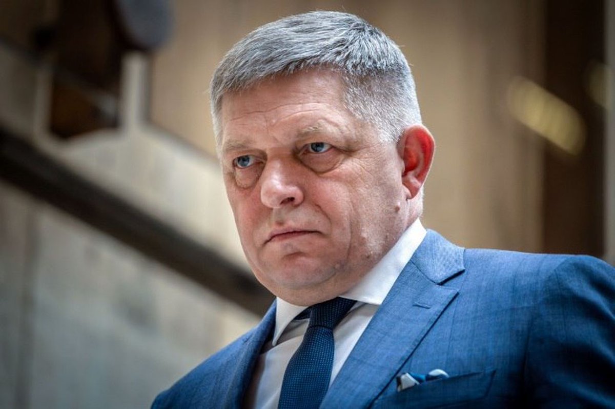 Robert Fico je terminátor! Pouhých 15 dní po atentátu byl přemístěn do domácího ošetřování a v Bruselu i v Pra ... - aeronet.news/robert-fico-je…