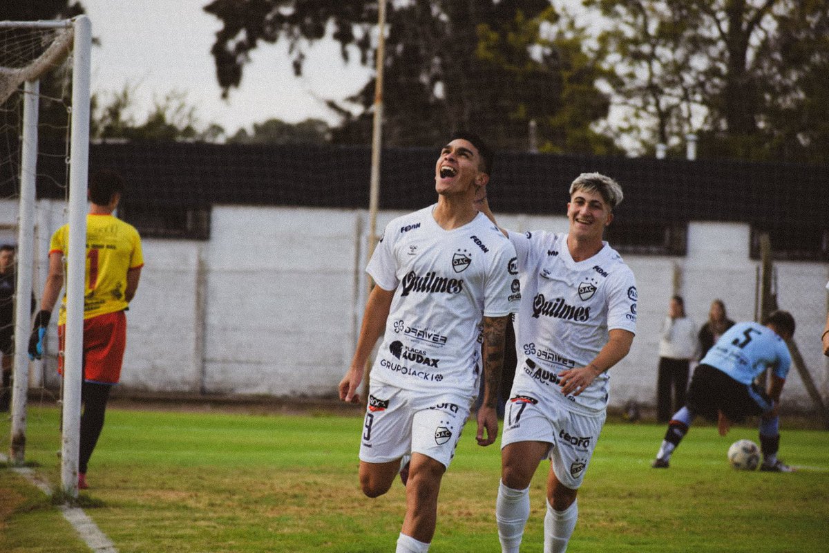 qacoficial's tweet photo. [RESERVA]

🫡 Cuarta victoria consecutiva

□ Hoy, Quilmes recibió a Brown de Adrogué por la séptima fecha.

✅ Fue goleada por 4 a 1

📋 Elías Granero; Agustín Ortega, Lucas Romeo, Agustín Amicone, Julián Gurzi; Ramiro Martínez, Thomas Rojas, Martiniano Irribarría, Tomás Lobo; Bruno Gauna y Federico Mazzurco.

⚽ Ortega, Di Marco, Gauna y Vázquez

🔄 Lautaro Greco por Gurzi; Santiago Luna por Irribarría; Valentino Di Marco por Lobo; Lautaro Gómez por Martínez; Gabriel Vázquez por Gauna.

🆚 La próxima fecha visitamos a Nueva Chicago.