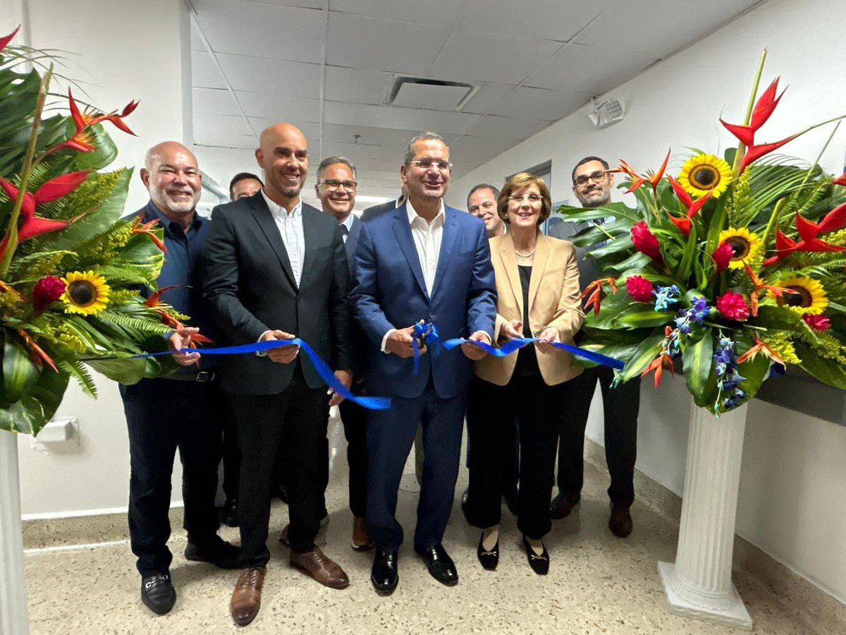 JohnnyMndez36's tweet photo. Ya es una realidad el Centro Médico del Noreste en Fajardo; abre sus puertas para brindarle mejor accesibilidad a servicios de salud a todo el Distrito 36. #SomosDistrito36 https://t.co/z8NYCl4TQv