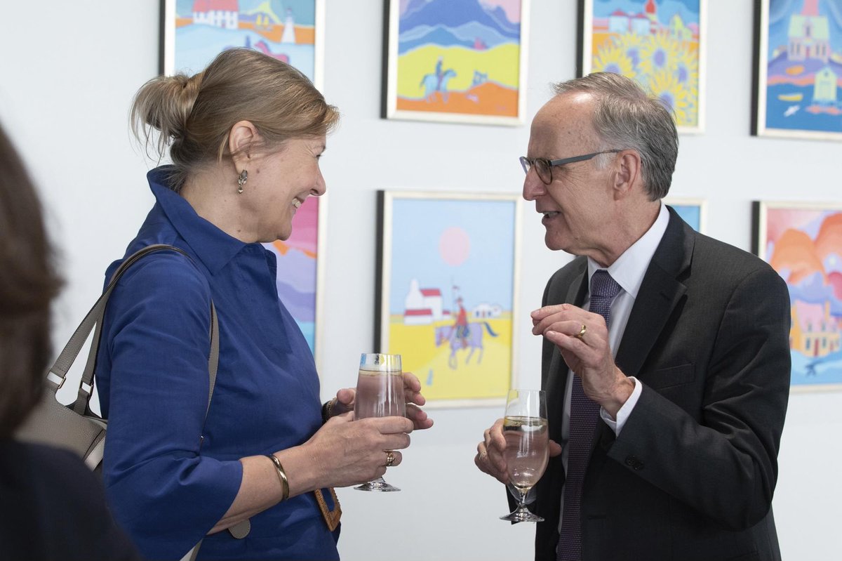 Rob_Oliphant's tweet photo. The Netherlands is among Canada’s closest friends. It has been well represented in Canada since 2020 by Ambassador @InesCoppoolse.  I was pleased to congratulate her on a successful posting in Canada and bid her a fond farewell! https://t.co/Z5ZnPu0bM0