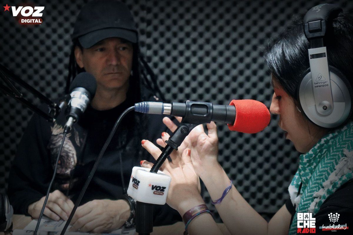HablaLaJradio's tweet photo. #Música🎸| En alianza con la @Bolcheradio, estuvimos conversando en los estudios del @semanarioVOZ con Dilson Díaz, vocalista de la icónica banda de #punk La Pestilencia.  

#Pendientes que en los próximos días la entrevista estará rodando por todas nuestras redes. 

#Peste https://t.co/Apy9hQuDbz