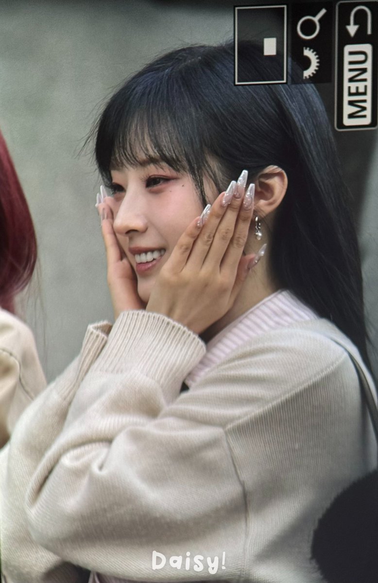 Moon_Daisy12's tweet image. 240531 뮤직뱅크

 #하슬 #HaSeul