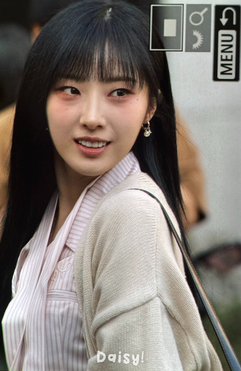 Moon_Daisy12's tweet image. 240531 뮤직뱅크

 #하슬 #HaSeul