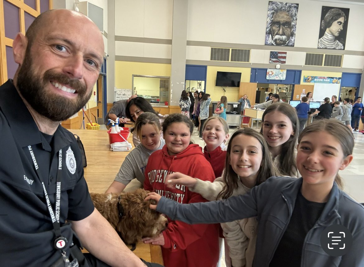 TPDWaffles's tweet photo. SRO Hanley and Officer Waffles enjoyed lunch break at the Ryan School today.  
It's always fun catching up with our friends.  
The conversations &amp; smiles make our day!
@TewksburyPD @tpsdistrict https://t.co/nYKukevt3M