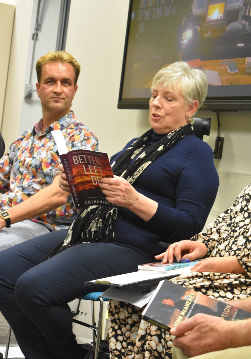 ngaiomarshaward's tweet image. Kia ora to all who came out for our Whangarei Mystery in the Library event. Great to see the support for our Northland authors in the most northern-most of this year's MITL nationwide series. Big kudos to @MichaelBotur for his chairing &amp;amp; enthusiasm, and Meredith at WDL #yeahnoir