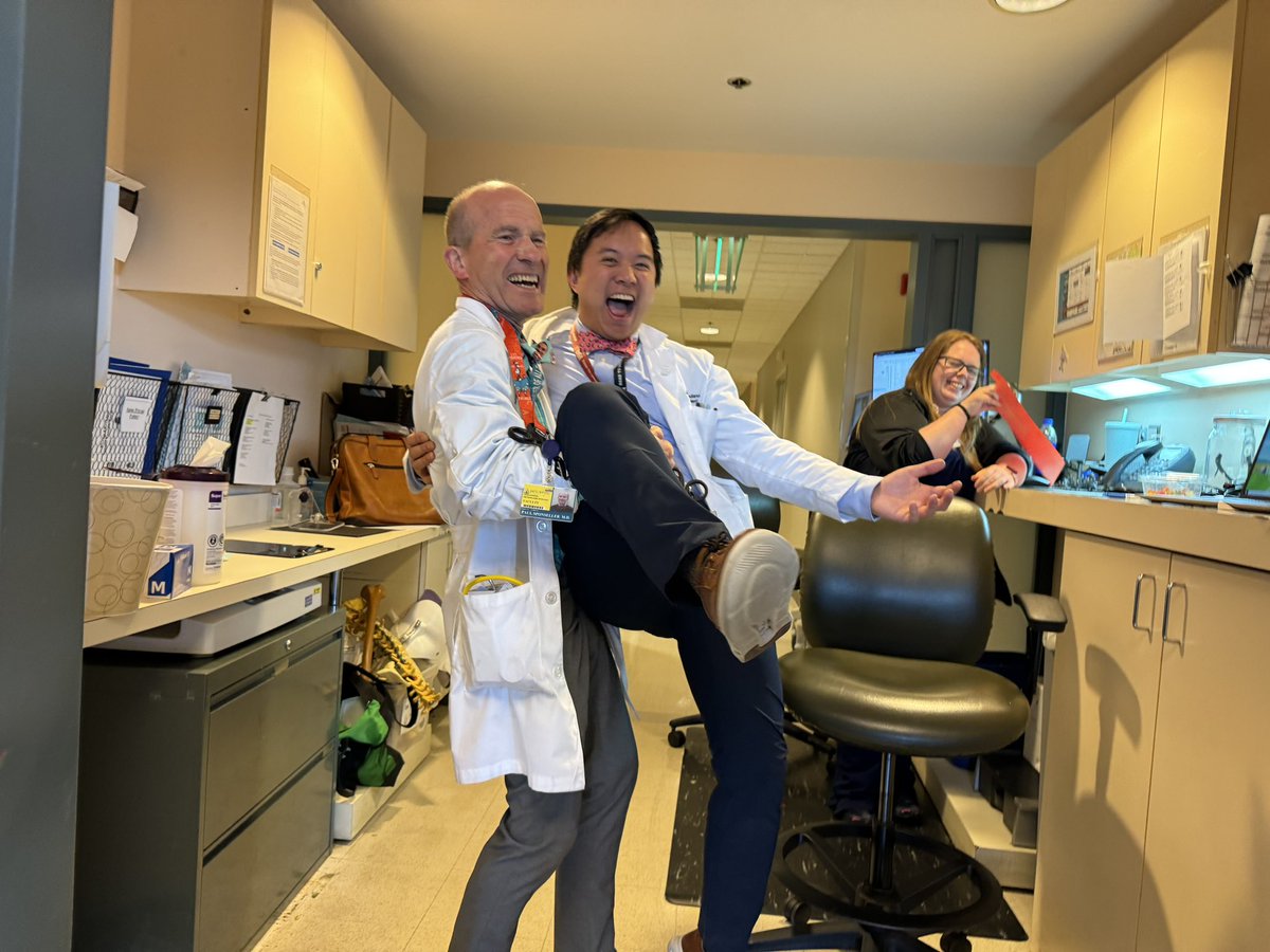 JohnPAvendano1's tweet image. No words can describe the endless gratitude I have towards the amazing people of @HopkinsOrtho for welcoming me to their family with open arms this year. I’ll forever cherish the year I spent as a Poggi Fellow. Dr. Sponseller: thanks for giving me the opportunity of a lifetime.