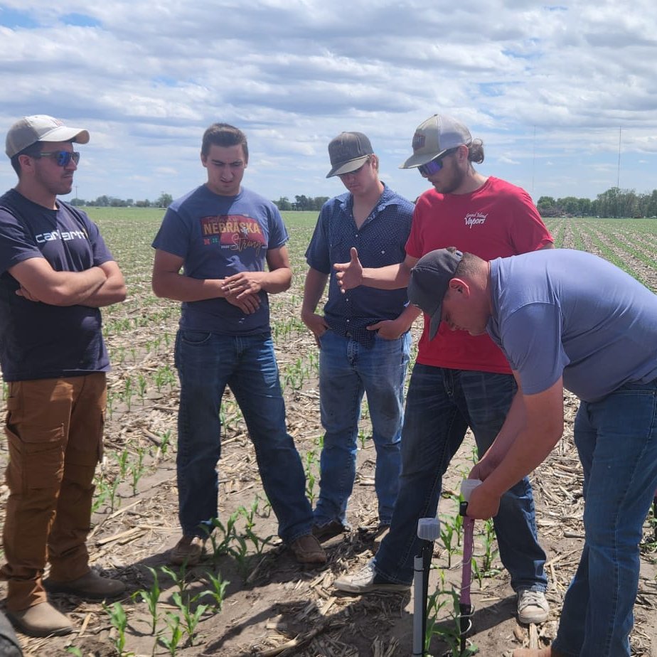 PhytechUSA's tweet photo. Installation season is officially upon us here in Kansas and Nebraska, and our dedicated Phytech team is hard at work in the fields. 🌾
Here’s to a successful season and the hardworking hands that make it possible!🌽 👨🌾
#Phytech #Agtech #KansasAgriculture #NebraskaAgriculture https://t.co/Np4tsfHpbQ