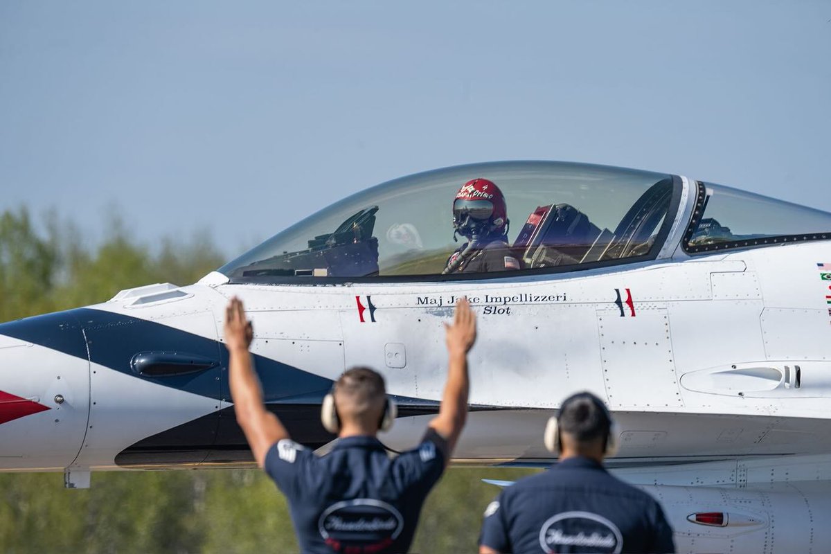 ❤️ Spend an Evening with the @AFThunderbirds 💙✈️ Learn how these elite pilots, mechanics and support staff inspire audiences around the world. Special thanks to our partner, @ColumbusAirShow! 📅 June 13, 6 p.m. 📍 NVMM Rooftop 🎫 FREE bit.ly/452nQRV