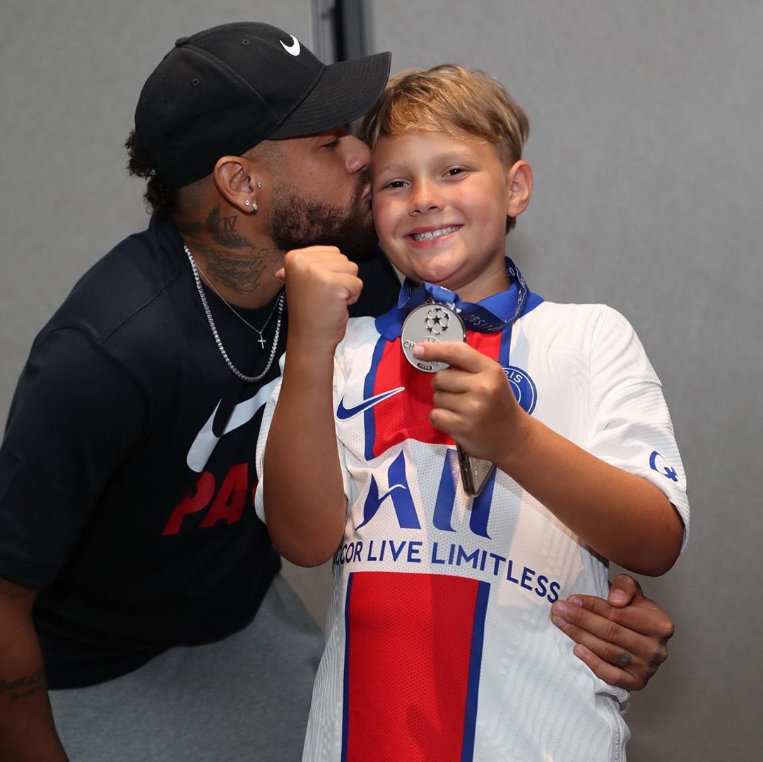 njdmarlon's tweet photo. falar mal dele pode

agora foi falar dos filhos… https://t.co/lwEhkWqOaK