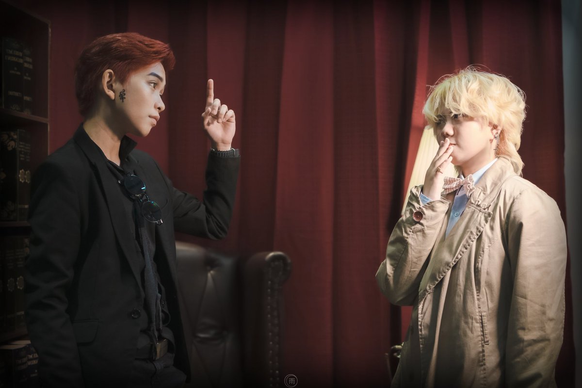 kosukeaceu's tweet photo. Current Life Status: Missing the Ineffable Husbands. 

Throwback to December 2023 when my boyfriend and I cosplayed Aziracrow during a cosplay convention. I miss them so much I’m gonna cry. 

Season 3 better heal me, istg 😭

#goodomenscosplay #GoodOmens #Aziracrow https://t.co/90MtSYpJc2