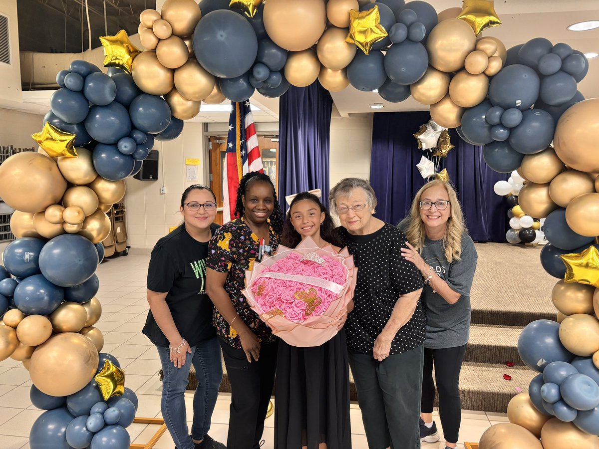 Linette Lara tweet media