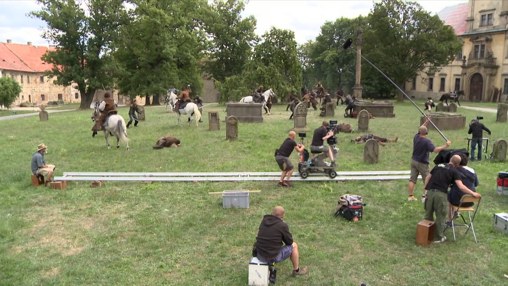 JuttaFreudig's tweet image. #MusketeersEurope Thanks to #BBCFirst #Australia I found an interesting #BehindTheScenes video of filming #TheMusketeers S3 ep6 ⚜️ #AlexandraDowling #TamlaKari #LukePasqualino #TomBurke #HowardCharles #HugoSpeer #MissingTheMusketeers
