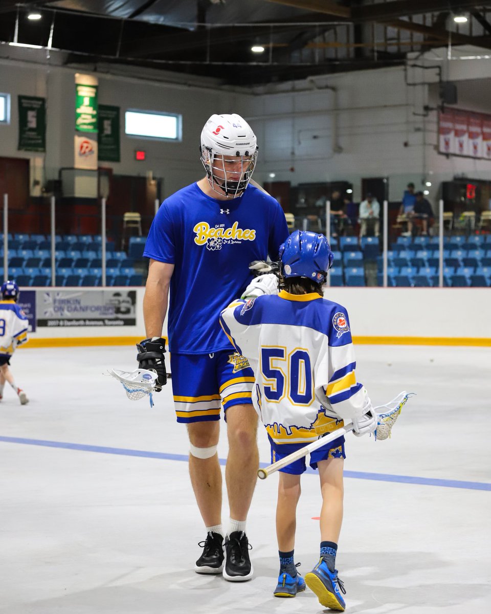 What Minor Night is all about, future Beach Boys in the making💙💛

📸<a href="/cartersmxth/">Carter Smith</a>