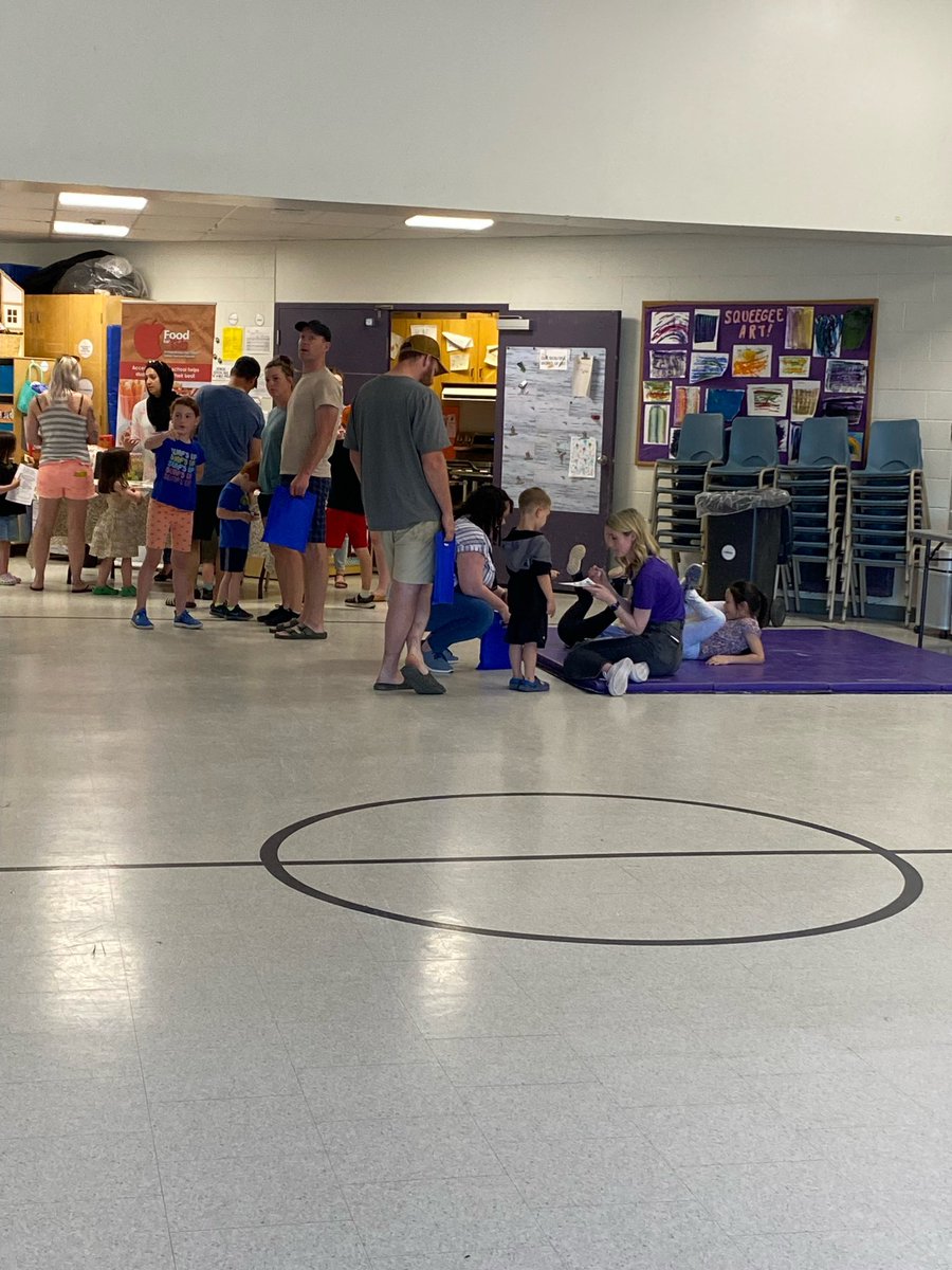 JamesStrathPS's tweet image. We had a busy night welcoming our new kindergarten students. They enjoyed classroom visits, agency booths and a ride on a school bus! We can’t wait to welcome them to our Strath family in September. #wearestrath @kprschools