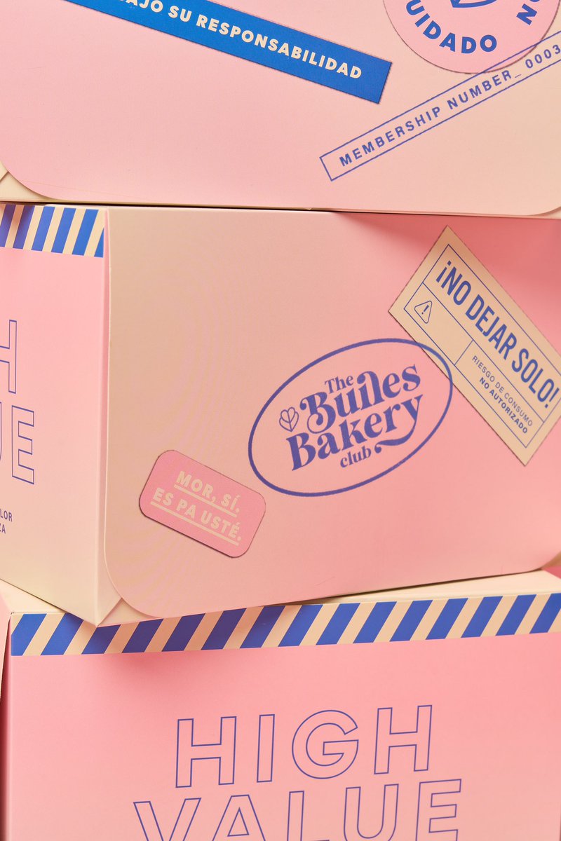 builesbakery's tweet image. Las tortas más hermosas, llegan en las cajitas más hermosas 😍🫶🏼💖