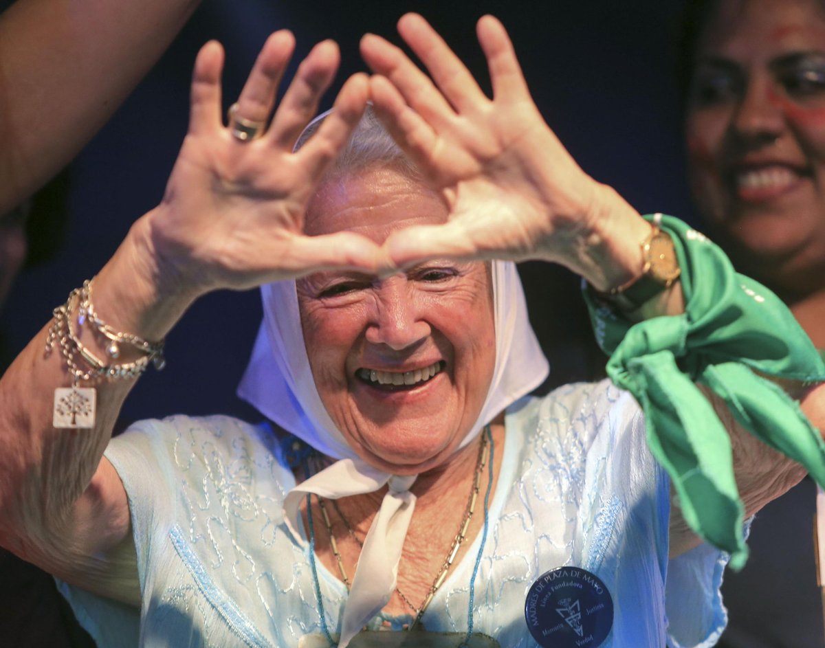 Desde el <a href="/ALBATCP/">ALBA</a> expresamos nuestras condolencias por la sensible partida física de la incansable  luchadora argentina, Nora Cortiñas. 

Norita, cofundadora de las Madres de la Plaza de Mayo, dedicó su vida a combatir a la dictadura, a la justicia social, a la democracia