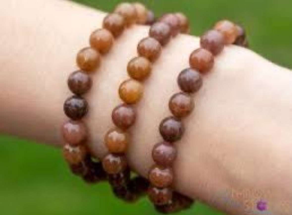 Tomorrow is international Diarrhea recognition day! To help break down the stigma around people who shit their pants, Canadian MPs will be proudly wearing these brown bracelets. “People who shit their pants deserve to be recognized, & hugged” - Justin Trudeau