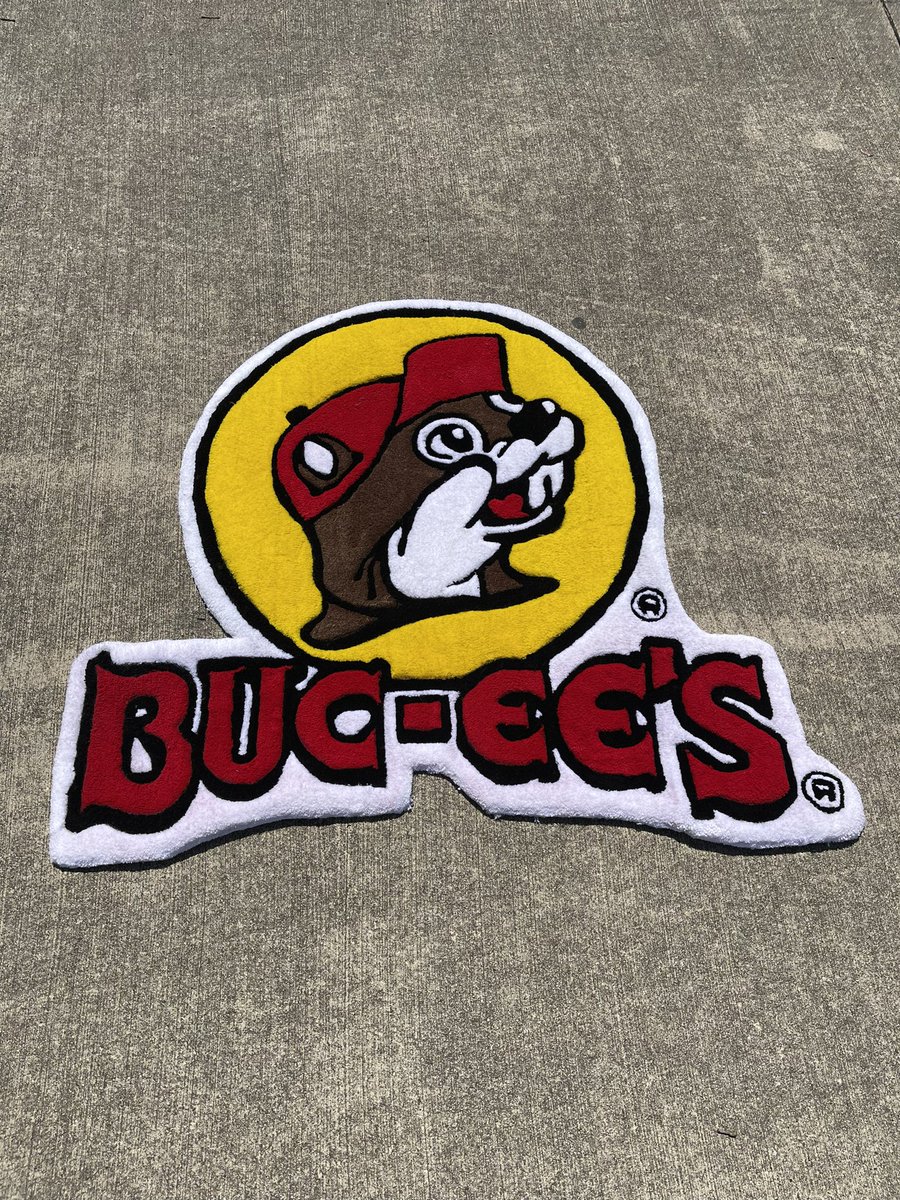 texasrugplug's tweet photo. Life Update: started making rugs 8 months ago 🎨 #tufting #art #like #rugs #hellokitty #richierich #buccess #minions #babymilo #bape #texasrugplug https://t.co/qgTnAiP6AJ