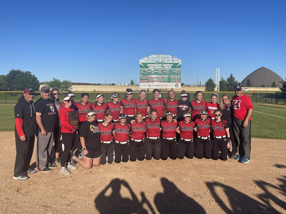 Softball defeats Arrowhead 7-6 to advance to the WIAA State Tournament <a href="/TheHamHouse/">Hamilton Superfans</a>