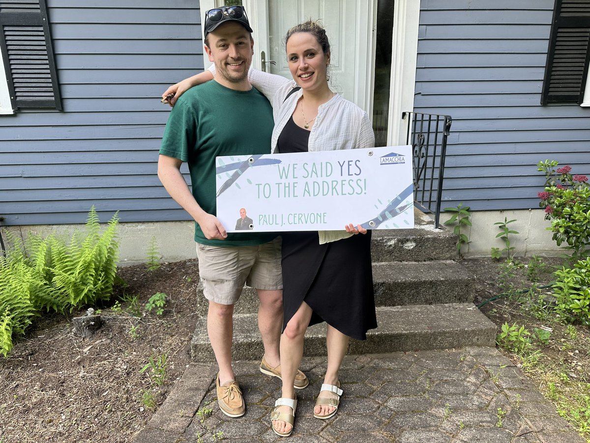 Bringing in the love for these two first time home buyers here in #harvardma ! 🎉🏠🍾 

Closing day is always great!
#paulcervonerealtor #makeyourmovewithpaulcervone #LamacchiaRealty #gratefulthankfulblessed #attitudeofgratitude 
#firsttimehomebuyer #firsttimehomebuyerspecialist