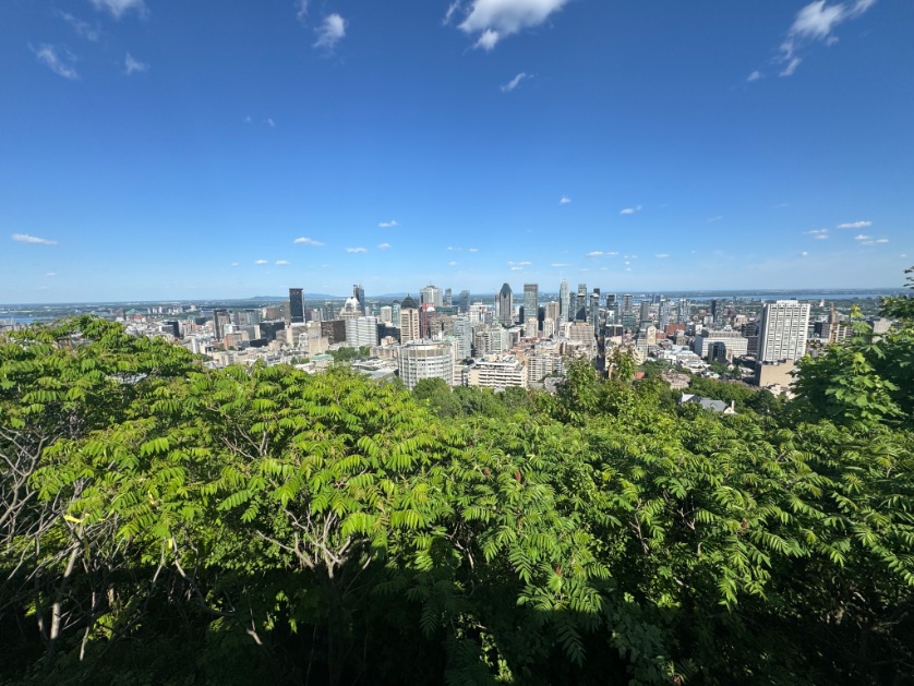 Days 5 and 6 of 13 days in Canada: We spent yesterday mostly in transit to Montreal and explored the city today. After a bit of a wonky start to the day, we got Montreal bagels, explored the Biodôme, hiked Mount Royal, and got dinner as recommended by @SciDub11!